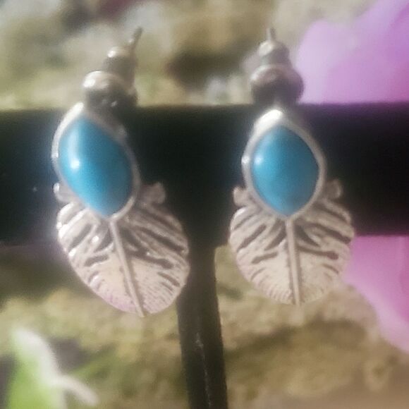 Turquoise on 925 Sterling Silver Stud Earrings Women's - Picture 4 of 5